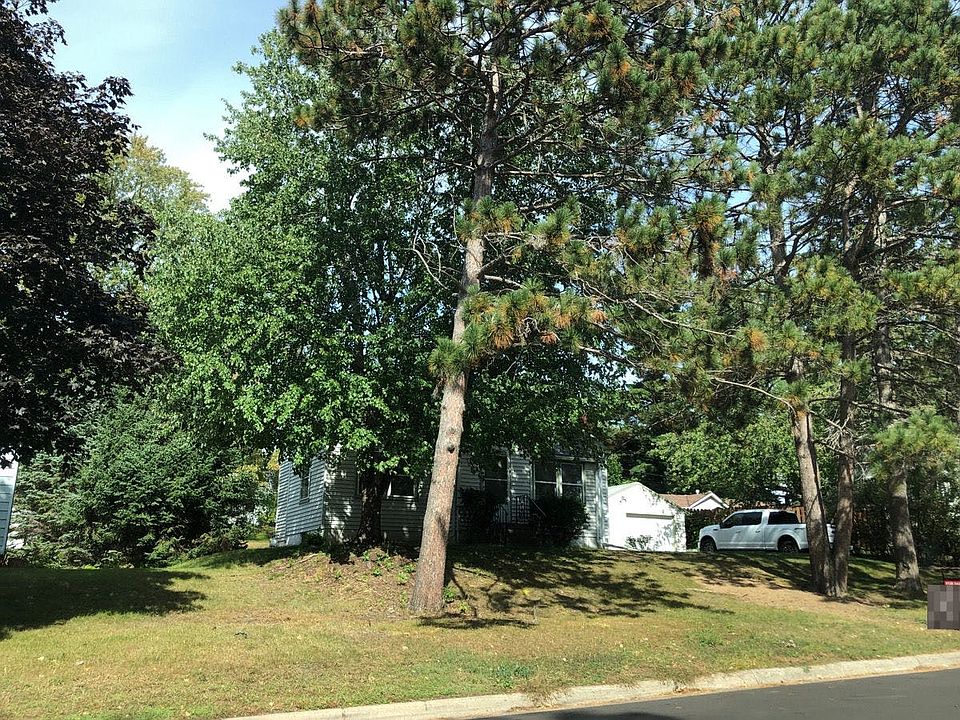 2nd image of 1045 Grandview Ave W