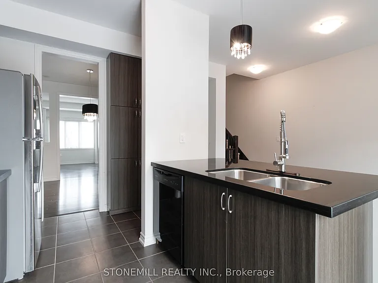 3130 Boxford Cres #5 — Photo 14