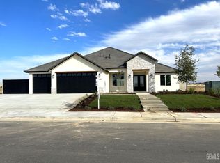 7910 Ruthburg Way, Bakersfield, CA 93314