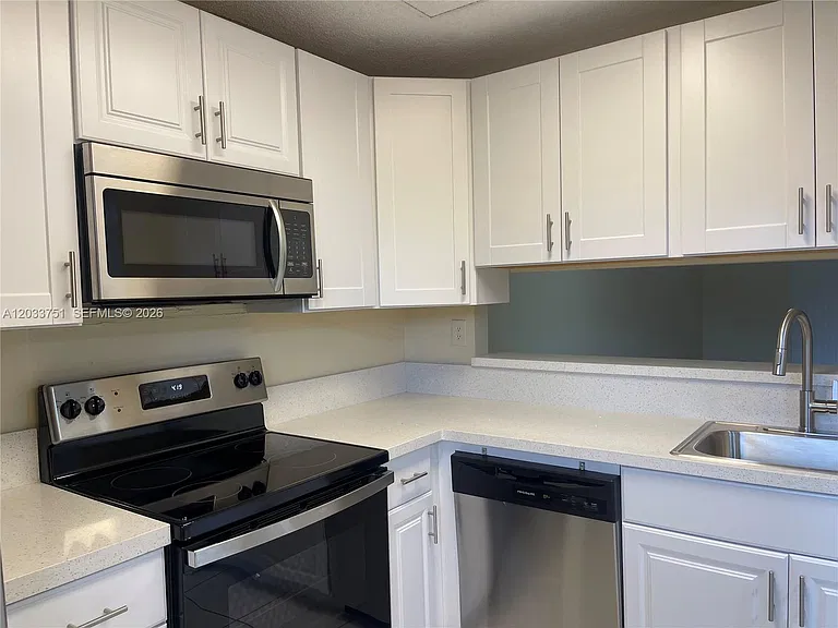 3252 Foxcroft Rd #307 — Photo 11