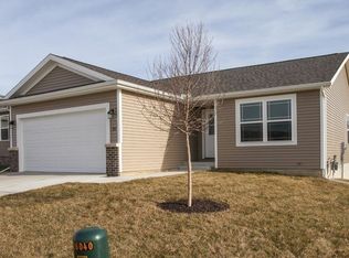 32 Winding Way, Bloomington, IL 61705