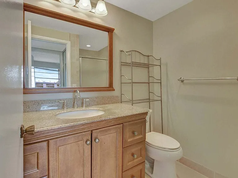 187 Normandy Ln #D — Photo 18