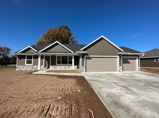 1051 Crescent Sq, Green Bay, WI 54313