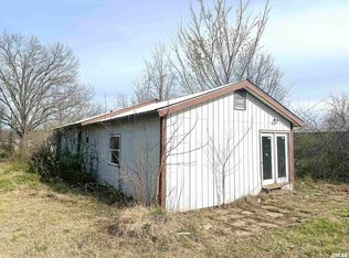 10558 Torrance Rd, Carbondale, IL 62901