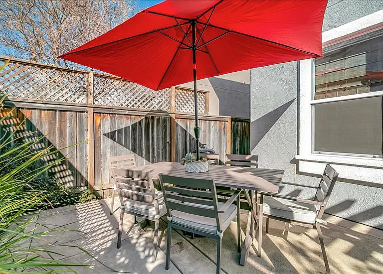 1504 Pear Tree Ln — Photo 25