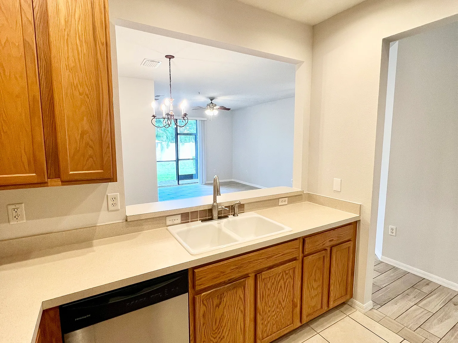 3 bed, 1250 sqft, $1,850 — Photo 3