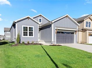 1528 SW Arborpark Ter, Lees Summit, MO 64082