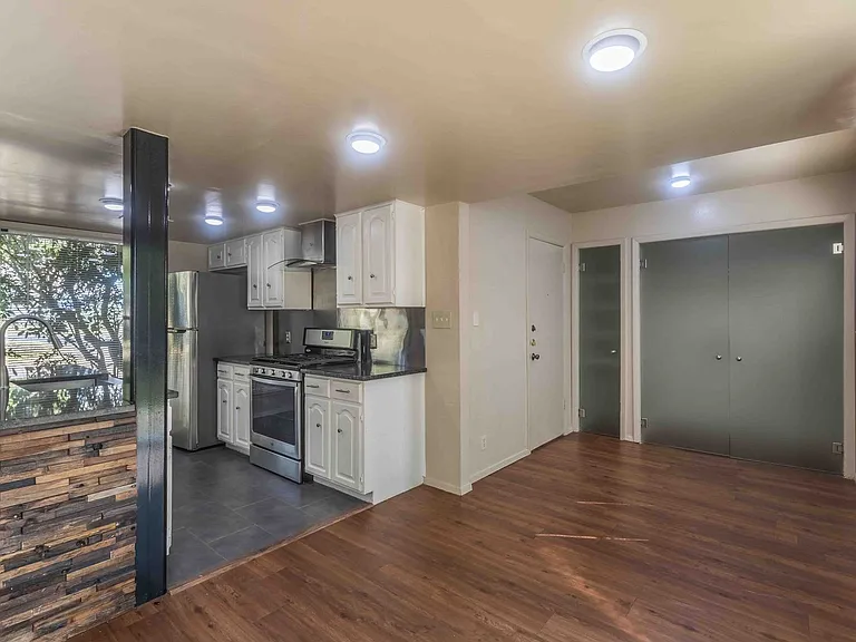 3901 Knollwood Dr — Photo 17