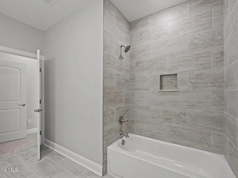 319 Taylorwood Dr — Photo 20