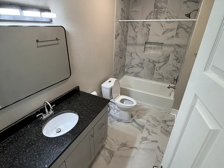 20 N Tacoma Ave — Photo 18
