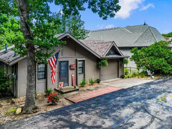 15 W St, Lees Summit, MO 64086