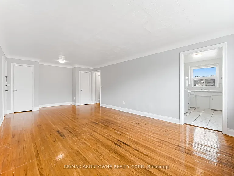 1037 Churchill Ave E #7 — Photo 12
