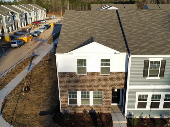 2064 Glen Crossing Dr, Durham, NC 27712