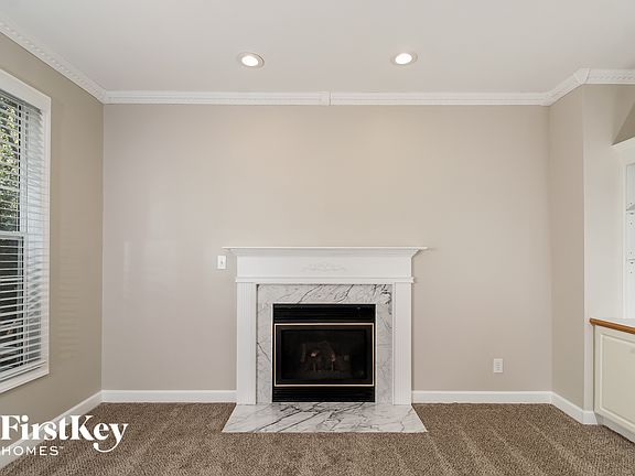 2nd image of 501 Willowview Dr