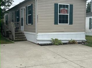 49431 Oak Dr #41, Plymouth, MI 48170