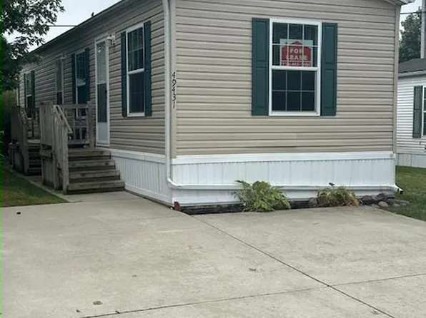 49431 Oak Dr #41, Plymouth, MI 48170