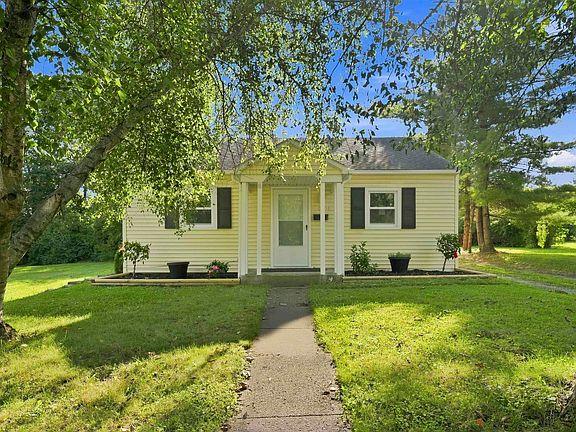 2nd image of 2101 Shadybrook Dr