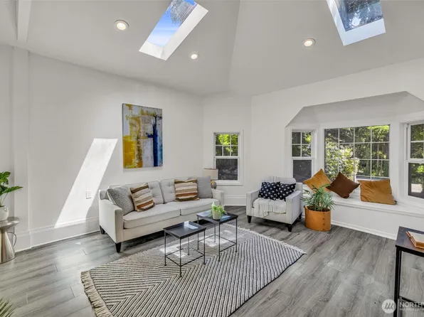 959 Hoquiam Avenue NE, Renton, WA 98059