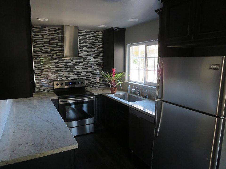 1st image of 185 W Hamilton Ave