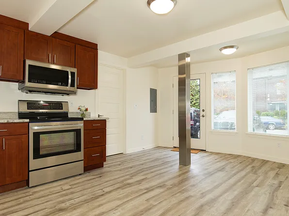 Winslow Apartments - Located in Wallingford, 4314 Winslow Pl N APT 203, Seattle, WA 98103