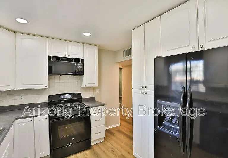 144 E Vista Del Cerro Dr — Photo 17