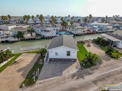 696 E Clam Cir, Port Isabel, TX, 78578
