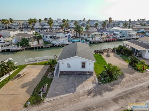 696 E Clam Cir, Port Isabel, TX 78578