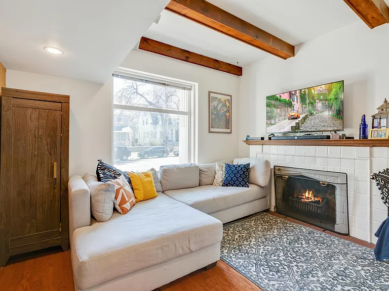 1331 N Franklin St #B — Photo 3