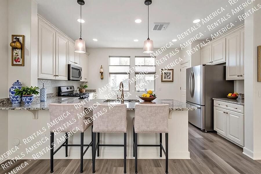 1st image of 1540 N Balboa