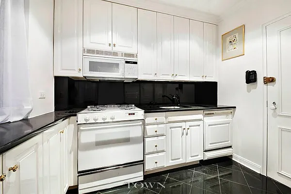 Sold by Town Residential | media 4