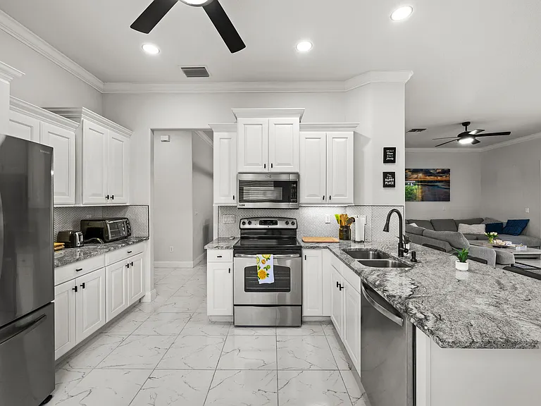 13600 Troia Dr — Photo 2