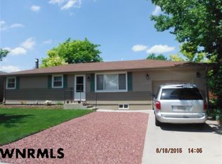 1940 A St, Gering, NE 69341
