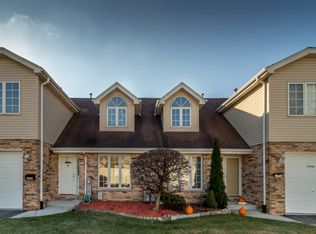 10006 Emerald Ct, Palos Hills, IL 60465