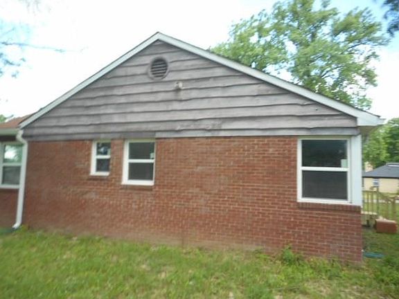 4th image of 3801 N Denwood Dr