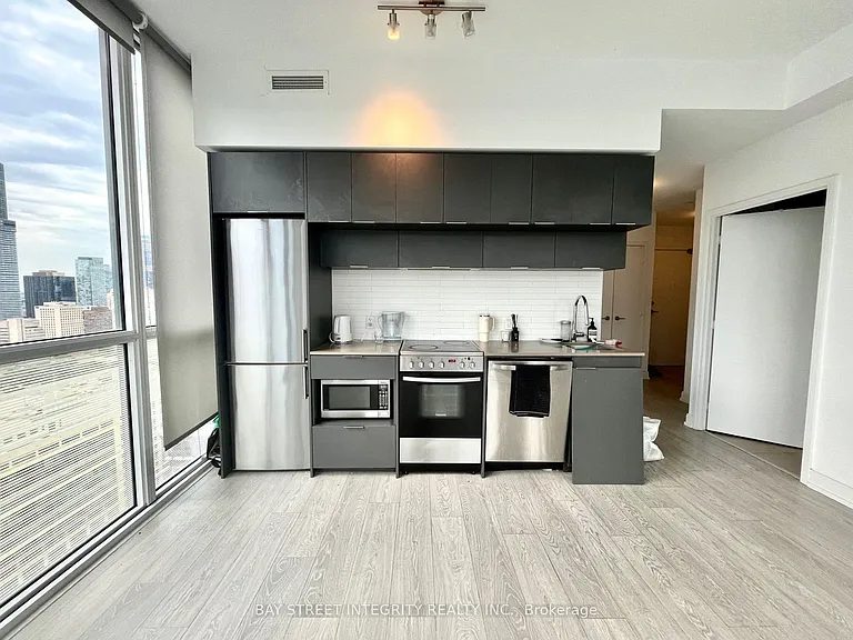 181 Dundas St E #3610 — Photo 4