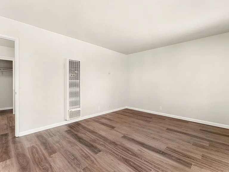 360 Chiquita Ave — Photo 7