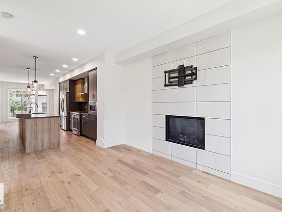 3rd image of 8928 148th St NW