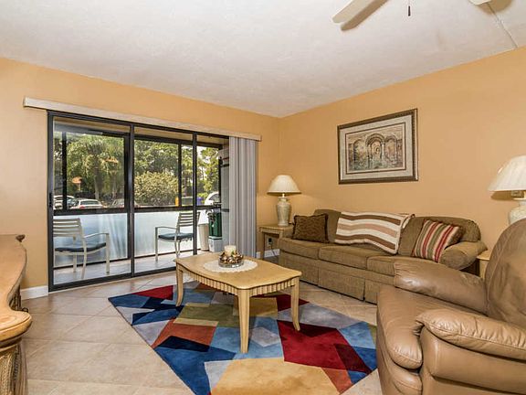 3rd image of 811 Sky Pine Way APT B1