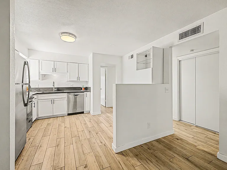 4250 N 27th St #4 — Photo 5