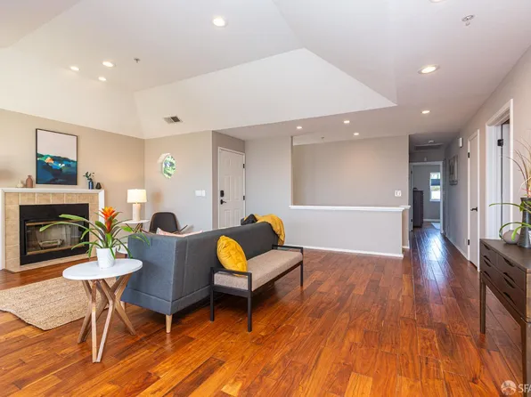460 Pointe Pacific APT 4, Daly City, CA 94014