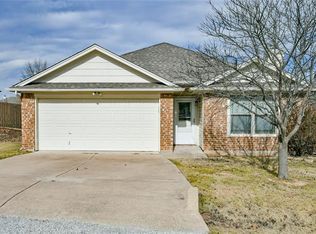 826 Rambling Ct, Granbury, TX 76049