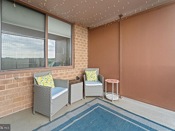 3rd image of 10101 Grosvenor Pl APT 808
