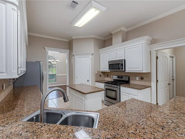 305 Stoney Hills Ct — Photo 12