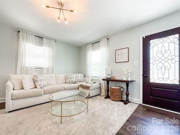 3rd image of 3827 Topsfield Rd