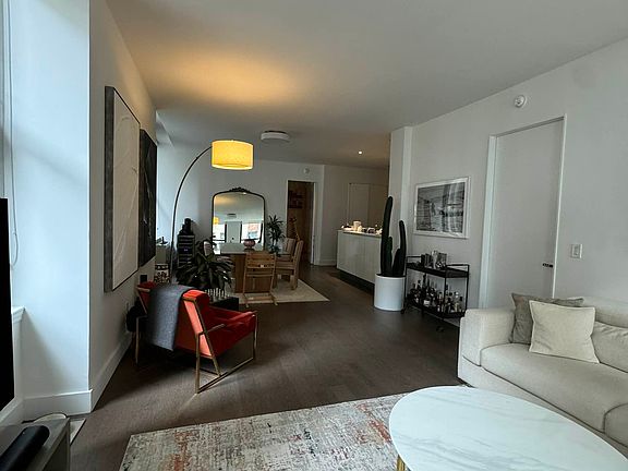 5th image of 25 Broad St APT 15I