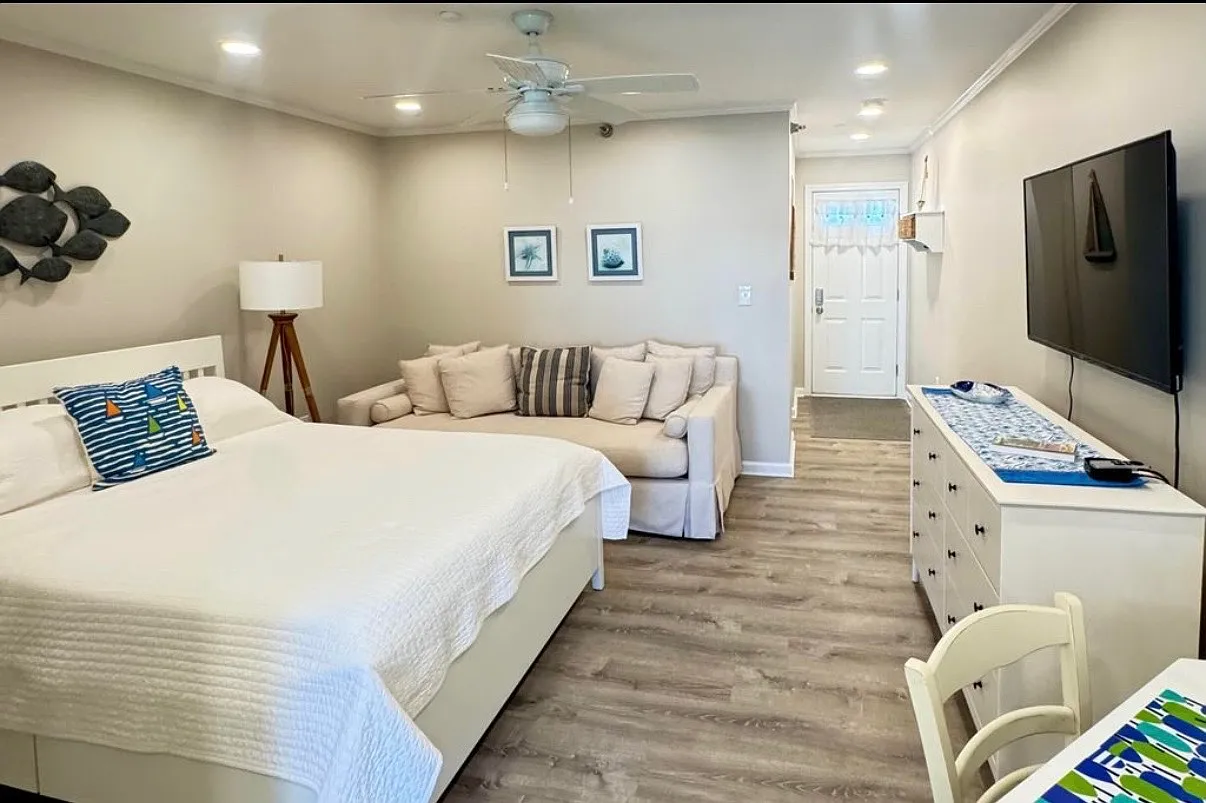 1 bed, 448 sqft, $1,800 — Photo 1