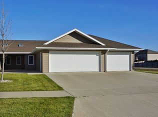 3007 11th St SE, Minot, ND 58701