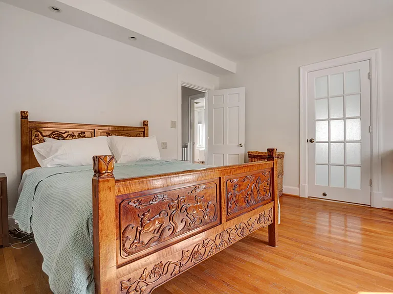 4000 Harrison St NW — Photo 11