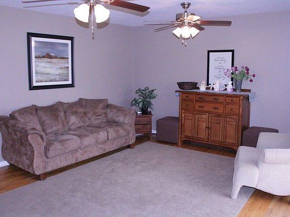 2nd image of 816 Woodland Ave