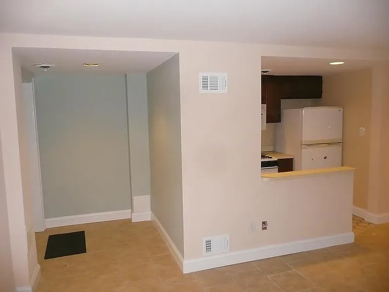 1012 E Capitol St NE #B — Photo 3
